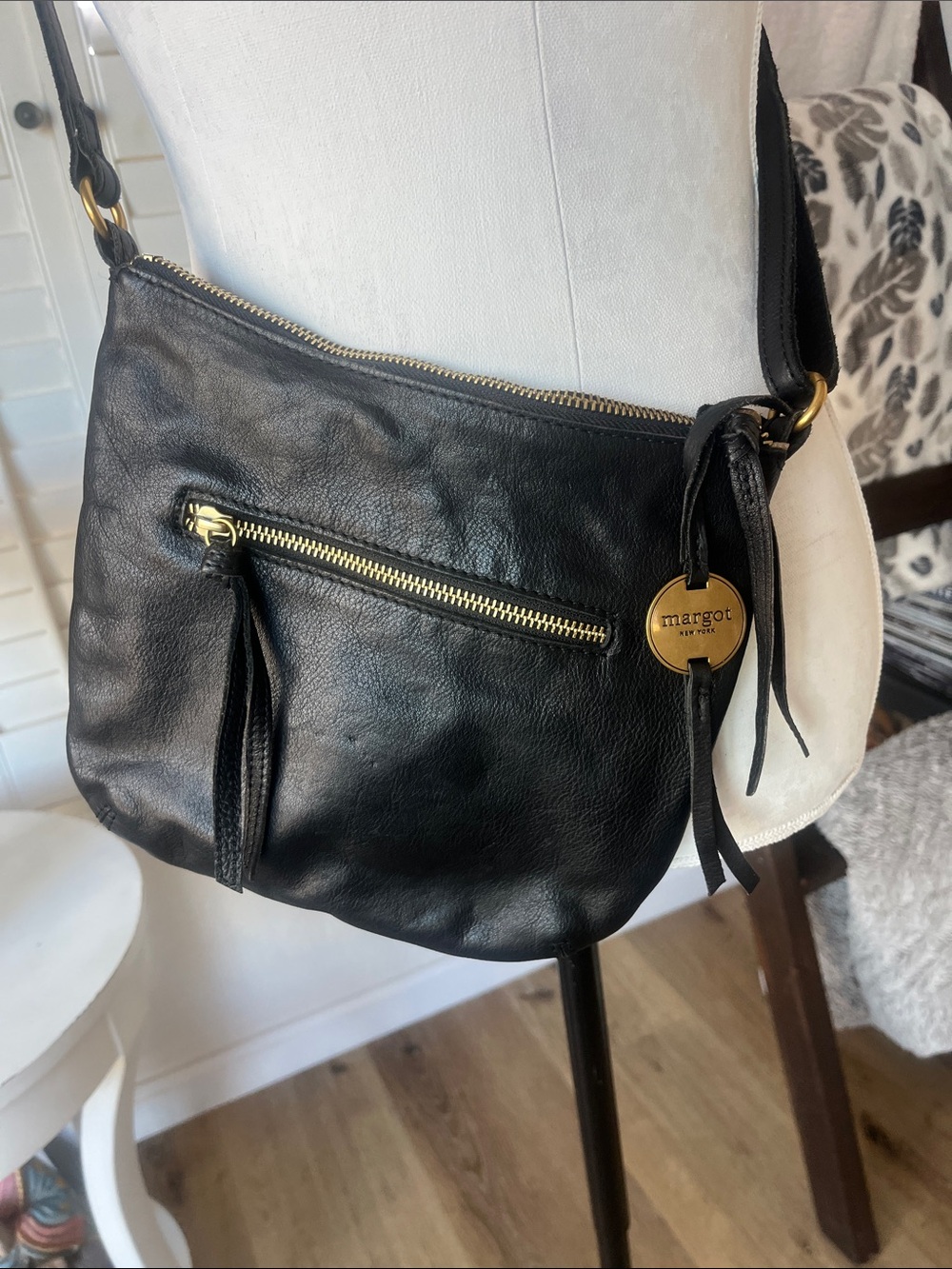 💛 Margot New York Mary Scoop Black Leather Double Zipper Crossbody Bag